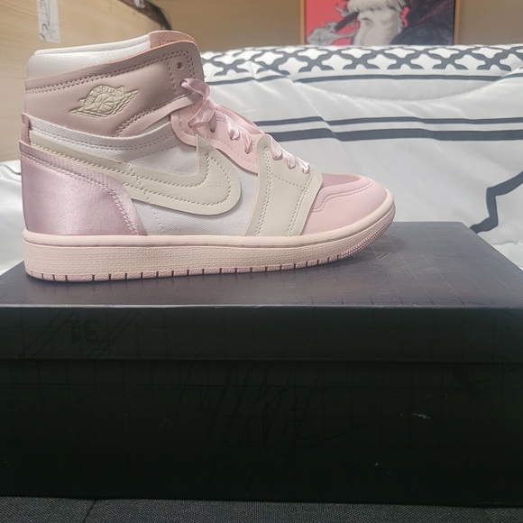 Nike Shoes - Nike Women's Jordan 1's Size 7.5